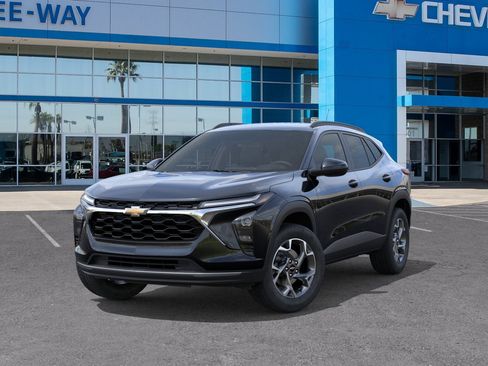New 2026 Chevrolet Trax LT w/ Driver Confidence Package FWD image 25