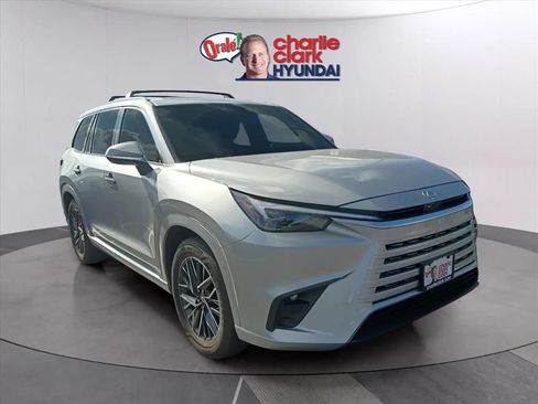 Used 2025 Lexus TX 350 FWD w/ Technology Package image 4