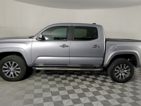 Used 2020 Toyota Tacoma Limited image 8