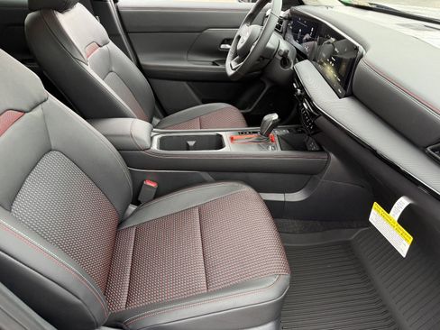 New 2026 Nissan Kicks SR w/ Cold Weather Package image 12