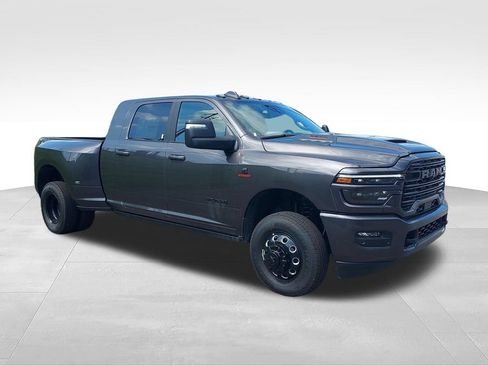 New 2026 RAM 3500 Laramie AWD/4WD image 7