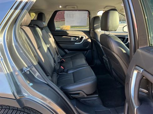 Used 2019 Land Rover Discovery Sport SE AWD/4WD image 24