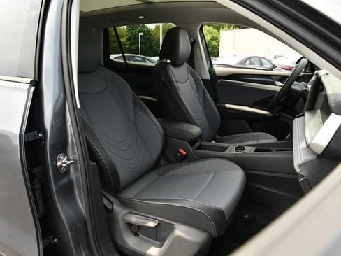 New 2026 Volkswagen Tiguan SE AWD/4WD image 20