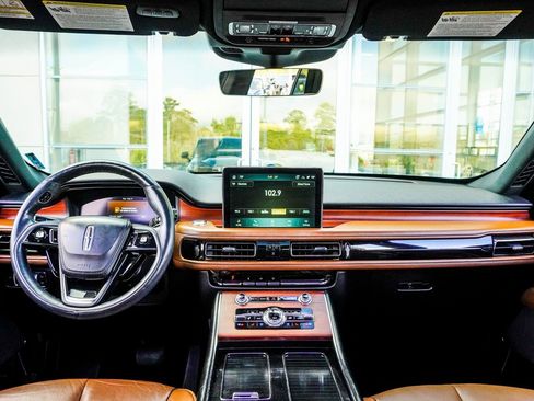 Used 2021 Lincoln Aviator Reserve w/ Equipment Group 208A image 5