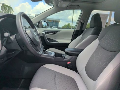 Used 2025 Toyota RAV4 XLE w/ Convenience Package FWD image 16