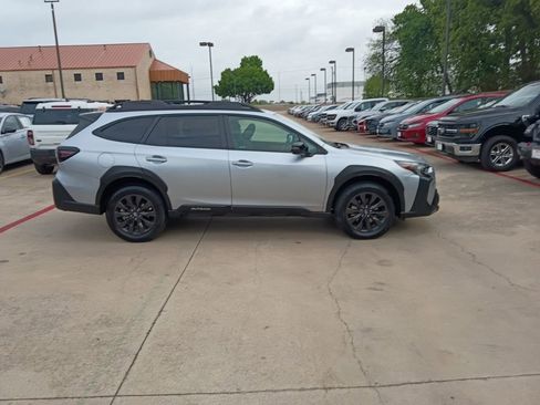 Used 2025 Subaru Outback Onyx Edition image 7