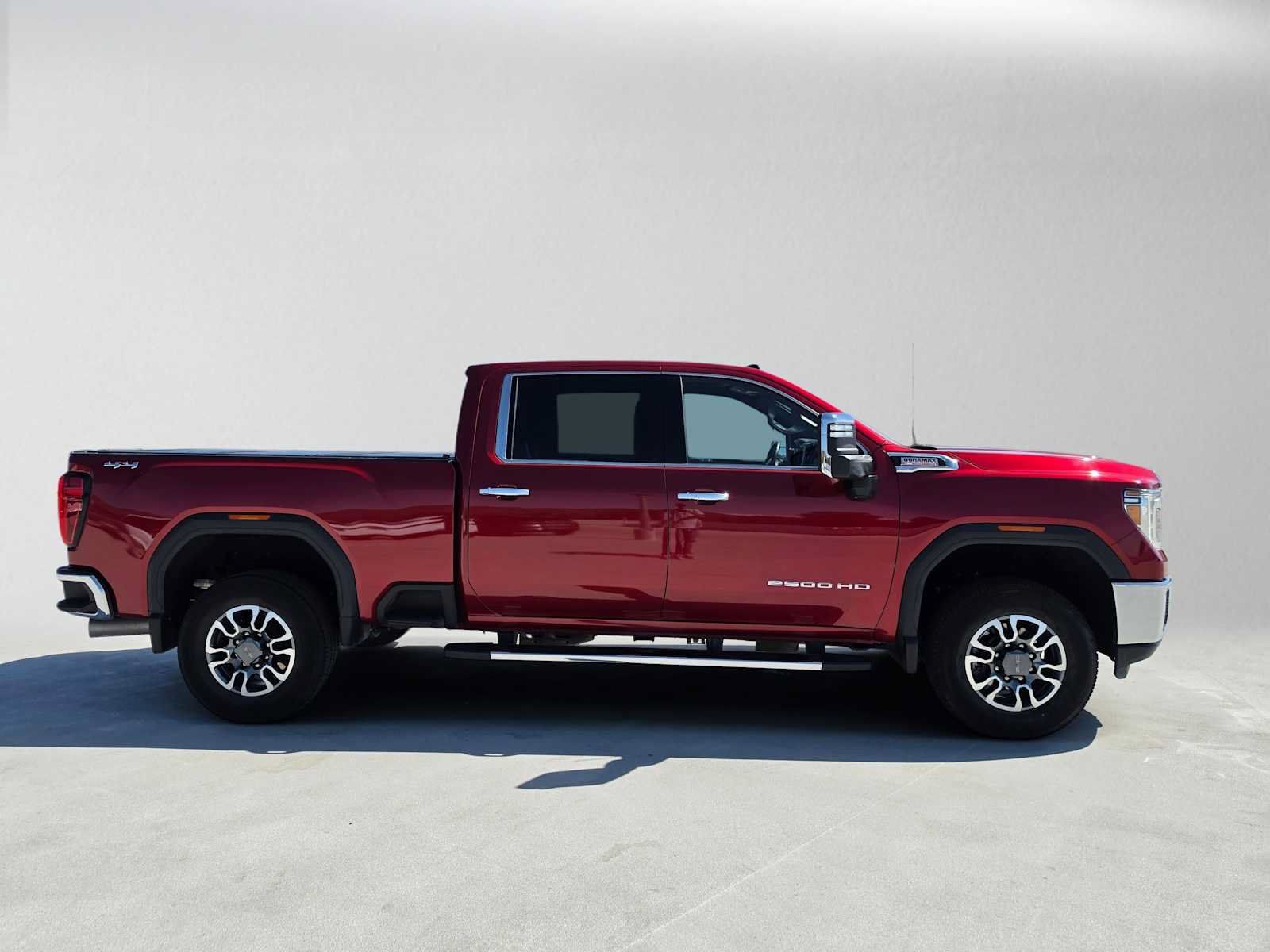 Used 2022 GMC Sierra 2500 SLT w/ SLT Premium Package AWD/4WD image 2