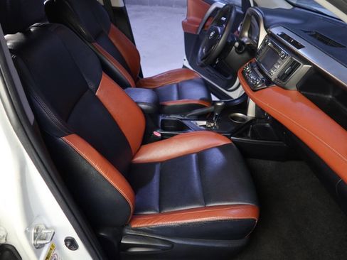 Used 2014 Toyota RAV4 Limited image 13