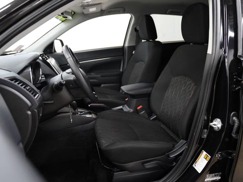 Used 2025 Mitsubishi Outlander Sport AWD image 4