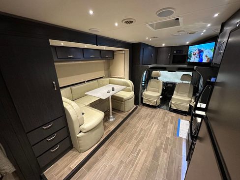 Used 2017 Mercedes-Benz Sprinter 3500 image 2