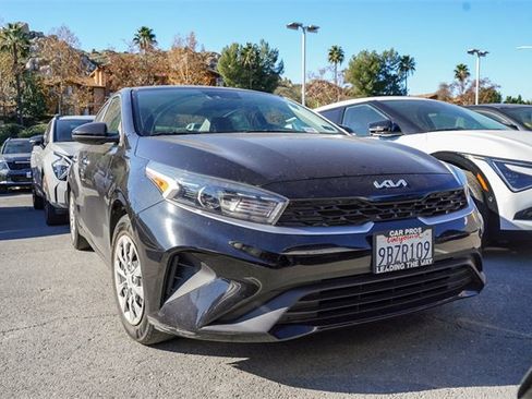 Certified 2022 Kia Forte Sedan image 2