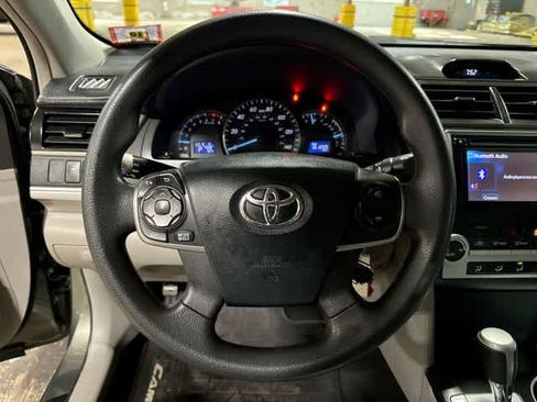 Used 2013 Toyota Camry LE FWD image 18