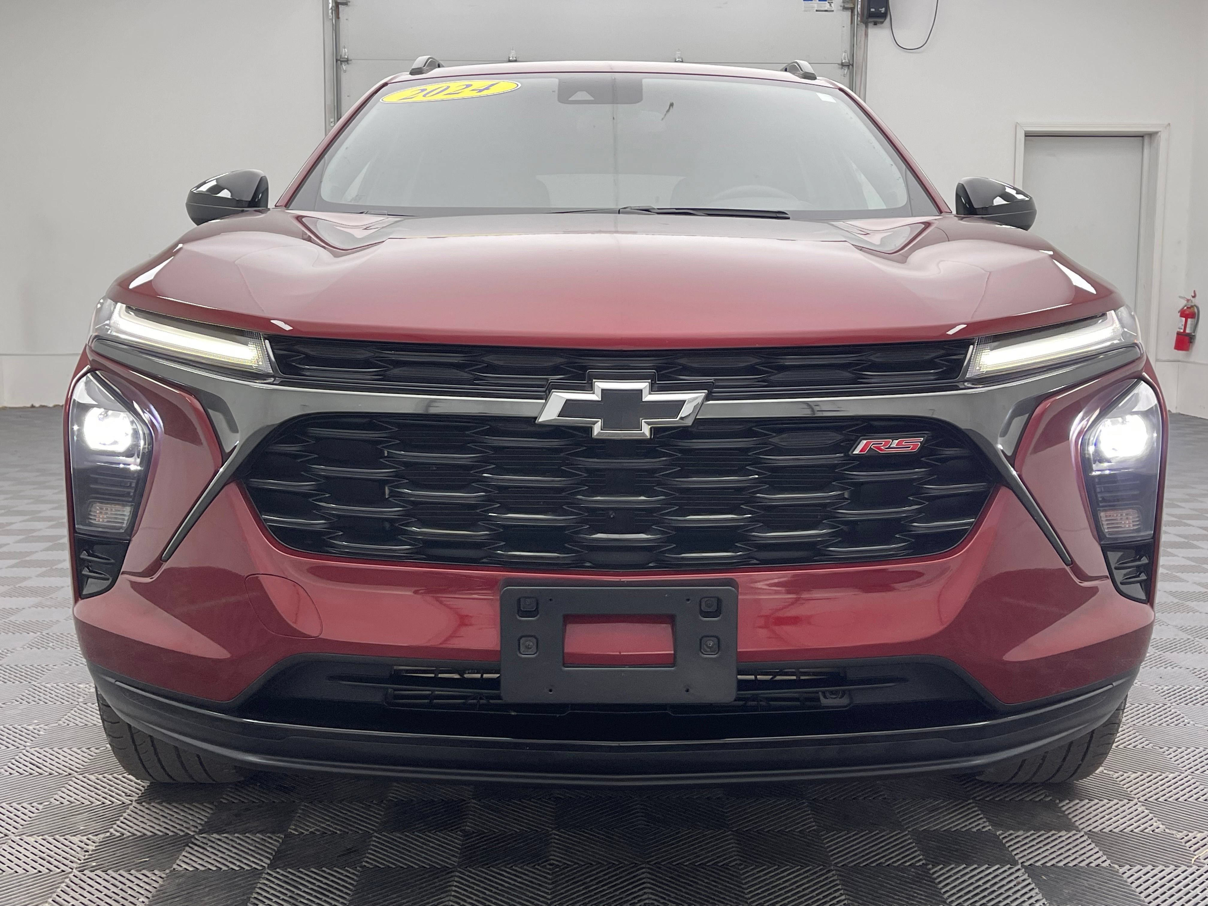 Used 2024 Chevrolet Trax RS w/ Sunroof Package FWD image 13