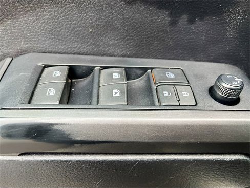 Used 2021 Toyota Tacoma TRD Off-Road w/ Technology Package image 17