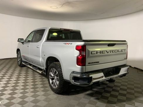 Used 2021 Chevrolet Silverado 1500 LT w/ Z71 Off-Road Package AWD/4WD image 9