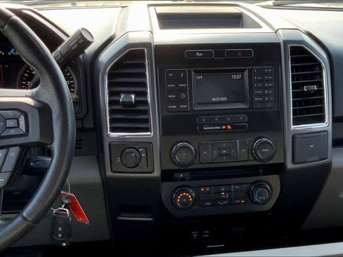 Used 2015 Ford F150 XLT w/ Equipment Group 301A Mid RWD image 7