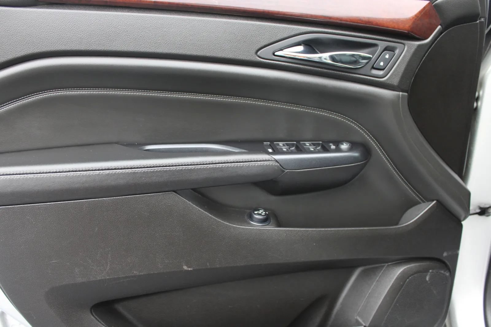 Used 2015 Cadillac SRX Performance w/ Driver Awareness Package FWD image 16