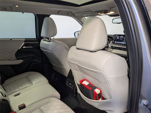 Used 2023 Mitsubishi Outlander SEL image 25