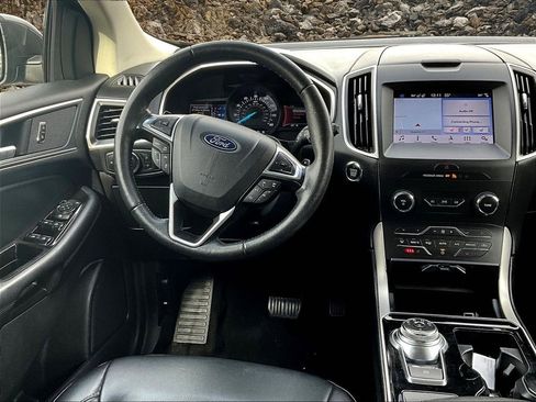 Used 2019 Ford Edge SEL w/ Equipment Group 201A image 5