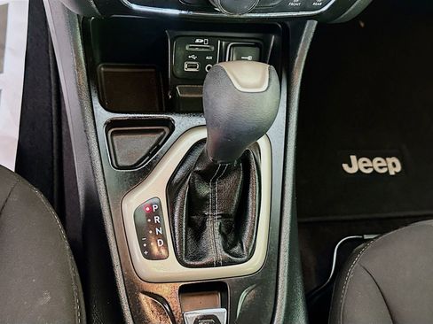 Used 2016 Jeep Cherokee Latitude w/ Comfort & Sound Group FWD image 16