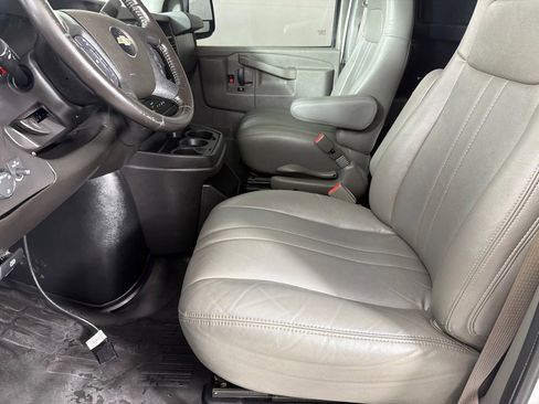 Used 2021 Chevrolet Express 2500 w/ Driver Convenience Package RWD image 10