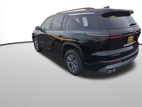 New 2026 Chevrolet Traverse LT image 3