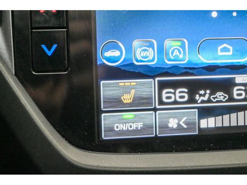 Used 2025 Subaru Forester Limited image 28