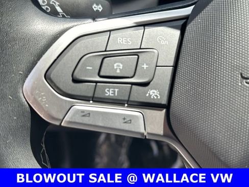 Certified 2023 Volkswagen Taos SE w/ Panoramic Sunroof Package AWD/4WD image 24