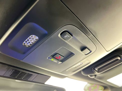 Used 2025 Toyota Camry SE w/ Convenience Package image 22