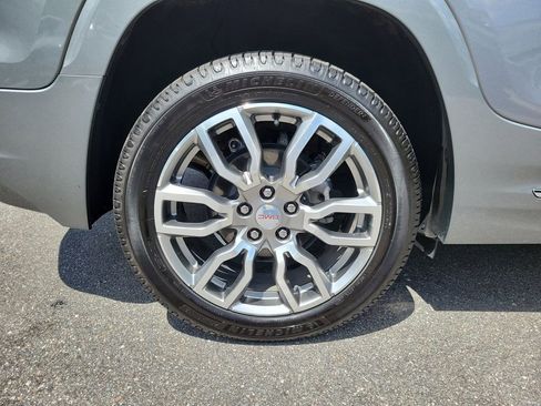 Used 2024 GMC Terrain Denali w/ Denali Premium Package AWD/4WD image 5