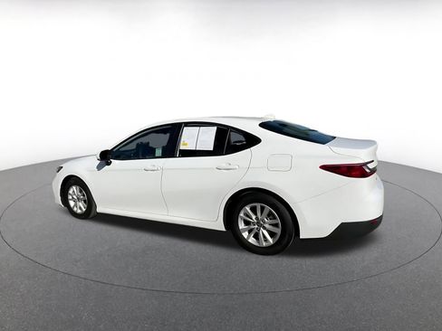 Used 2025 Toyota Camry LE image 10