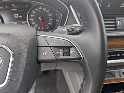 Used 2022 Audi Q5 2.0T Premium w/ Convenience Package image 21