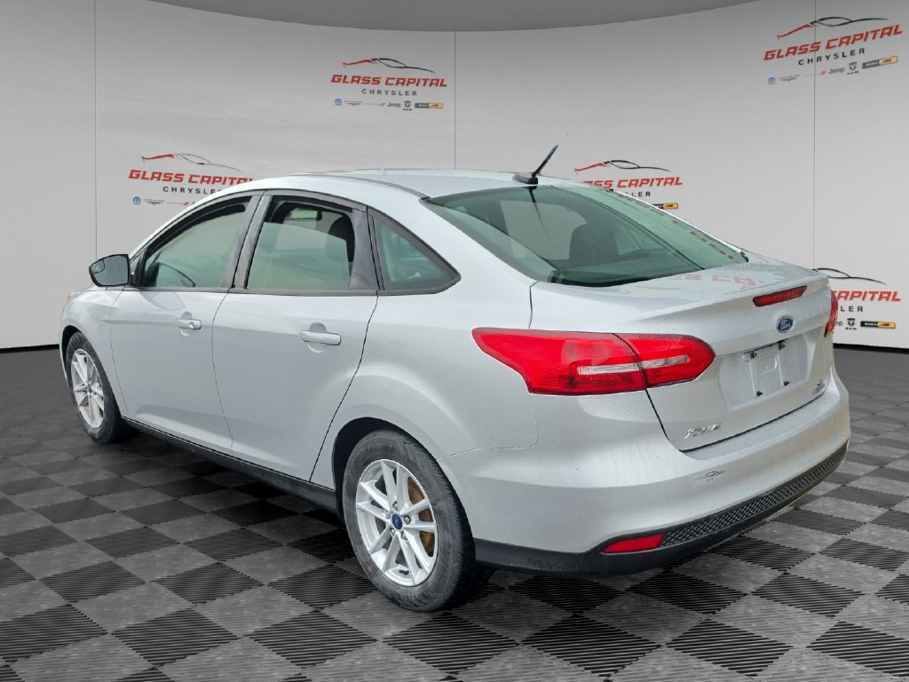 Used 2016 Ford Focus SE FWD image 5