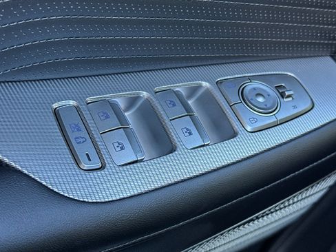 Used 2024 Hyundai Palisade Calligraphy image 12