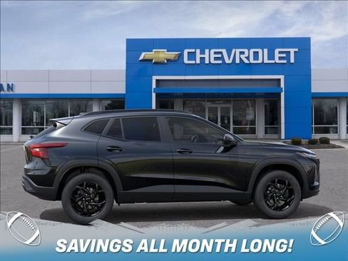 New 2026 Chevrolet Trax LT w/ Driver Confidence Package FWD image 5
