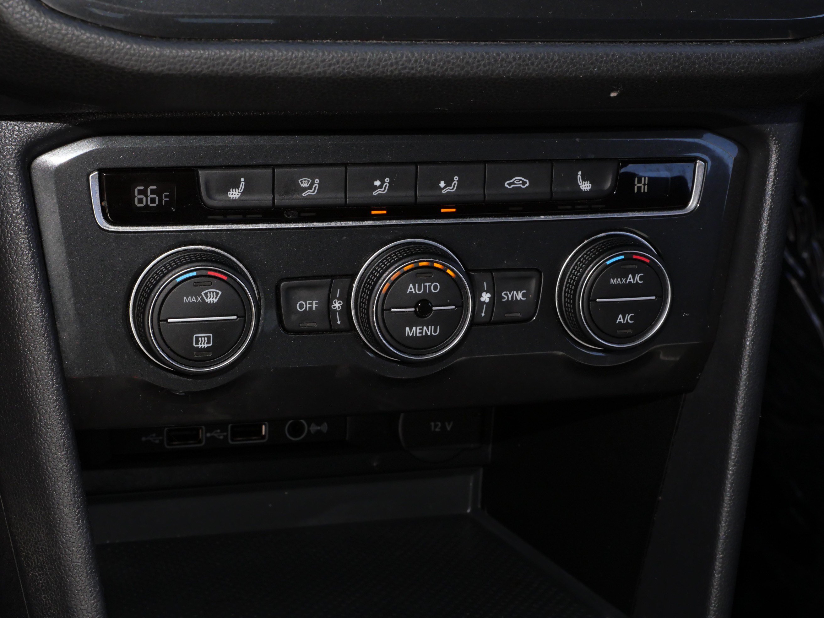 Used 2019 Volkswagen Tiguan SE w/ Panoramic Sunroof Package AWD/4WD image 23
