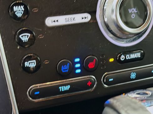 Used 2019 Ford Explorer Limited w/ Class III Trailer Tow Package image 24