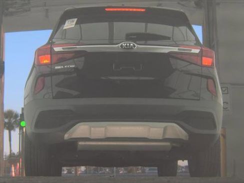 Used 2021 Kia Seltos LX AWD/4WD image 8