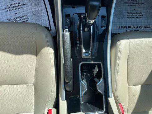 Used 2017 Honda Accord EX-L image 18
