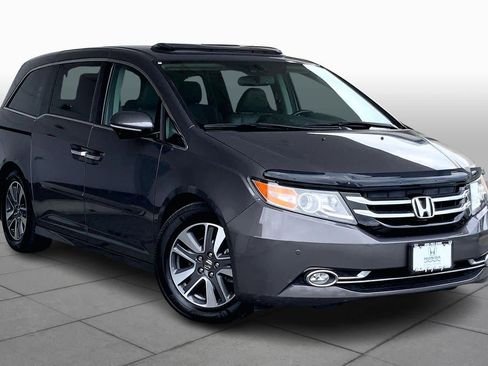 Used 2016 Honda Odyssey Touring image 3