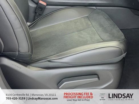 New 2025 Jeep Grand Cherokee Altitude image 9