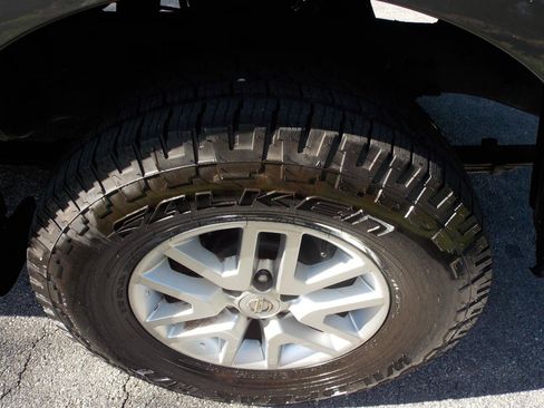 Used 2015 Nissan Frontier SV AWD/4WD image 25
