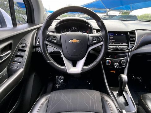 Used 2020 Chevrolet Trax LT w/ LT Convenience Package AWD/4WD image 6