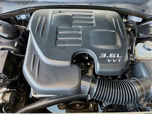 Used 2022 Chrysler 300 Touring w/ Sport Appearance Package image 27