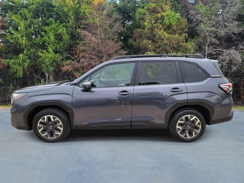 Used 2025 Subaru Forester Premium AWD/4WD image 22