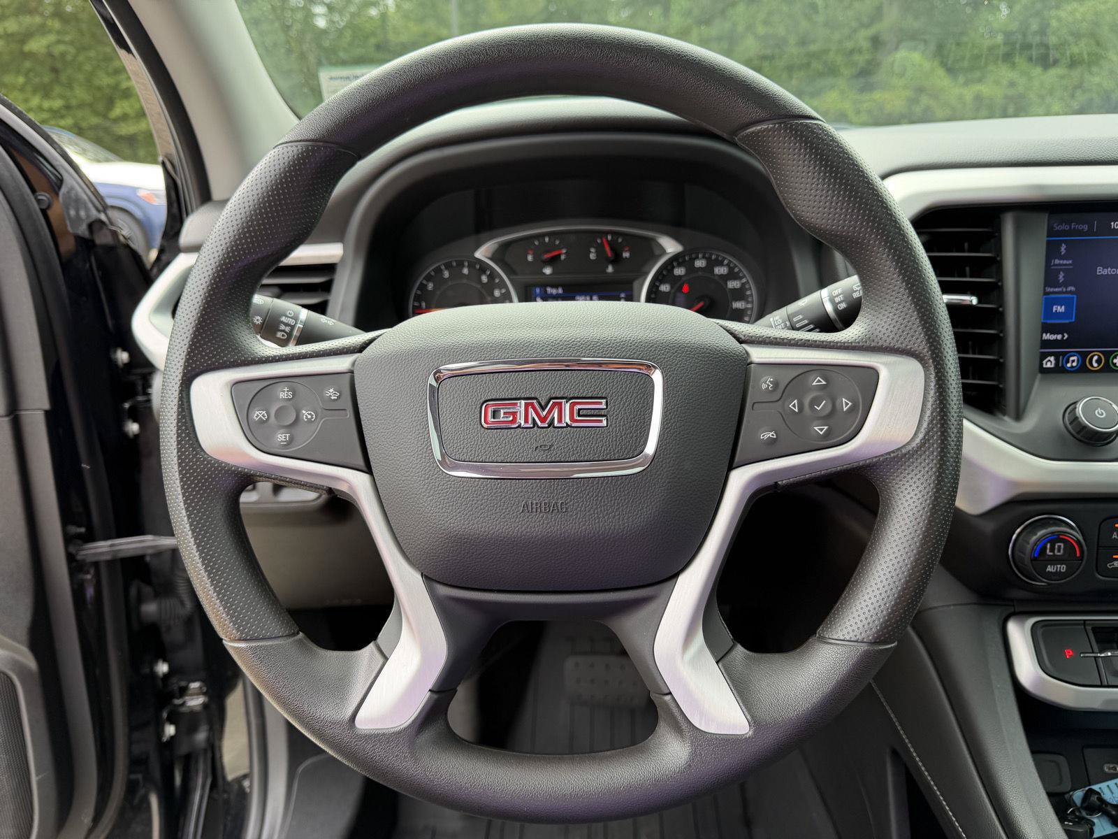 Used 2021 GMC Acadia SLE w/ Driver Convenience Package FWD image 10