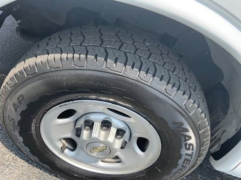 Used 2020 Chevrolet Express 2500 image 36