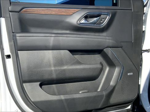 Used 2023 Chevrolet Suburban High Country RWD image 20