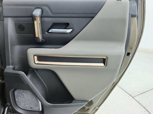 Used 2025 GMC Hummer EV 2X w/ LPO, Cargo Utility Package image 27