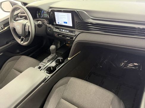 Used 2025 Toyota Camry LE FWD image 24